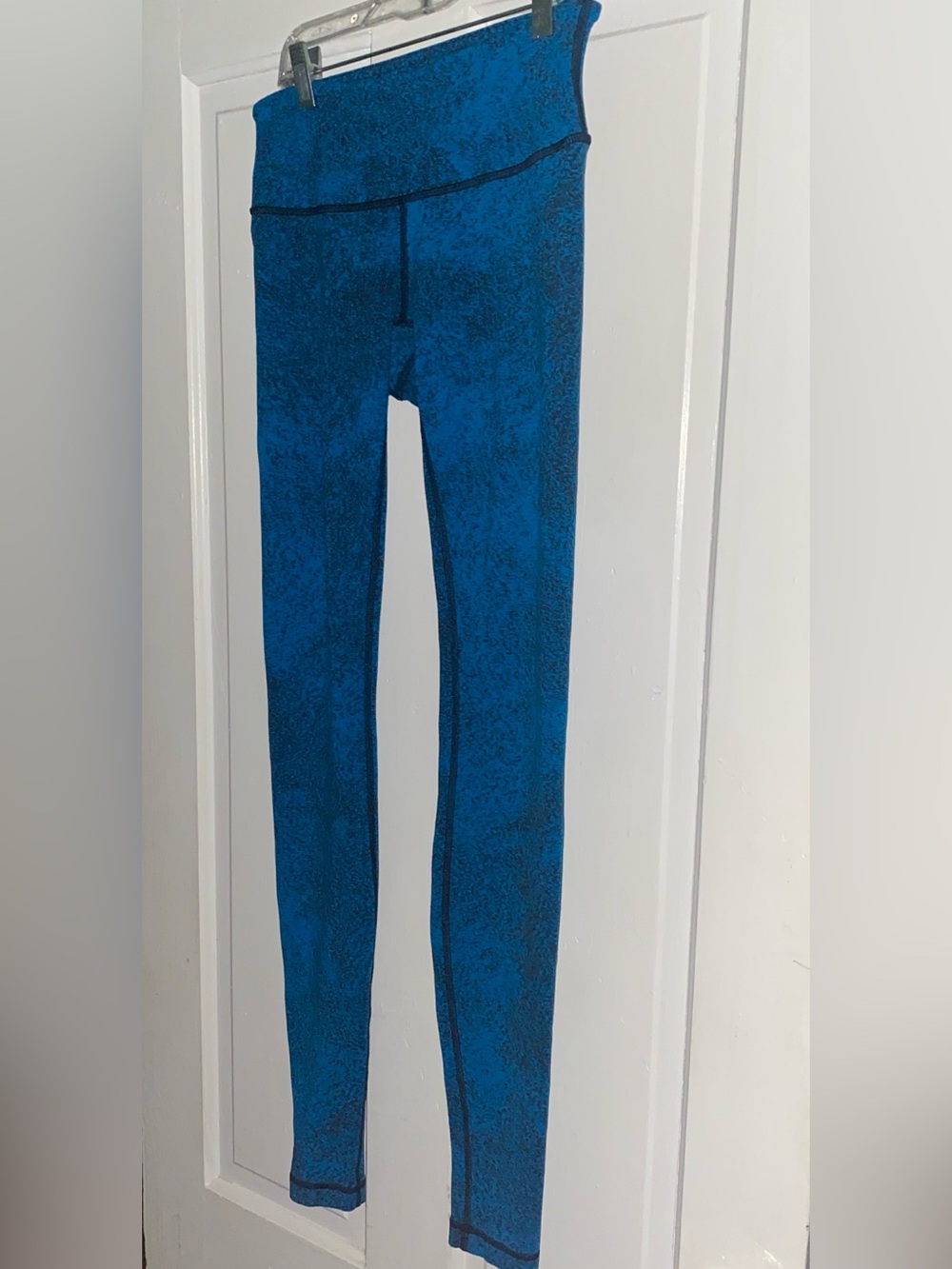 Lululemon Blue/Black Spray Marbled Leggings Size 6